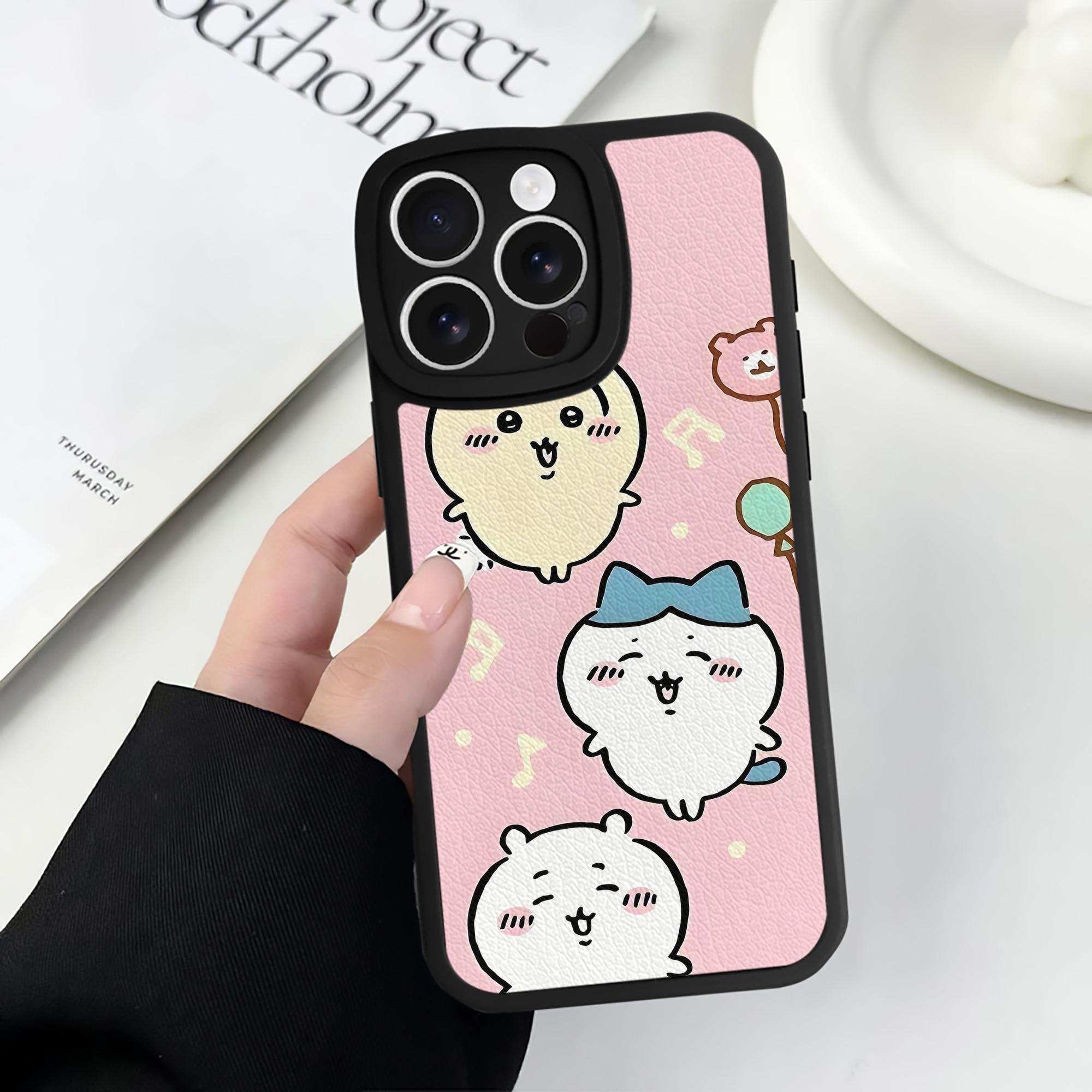 （画像用） ちいかわ Chii-kawa 【iPhone 16シリーズ対応】シリコンスマホケース（レザー調） 材質：シリコン